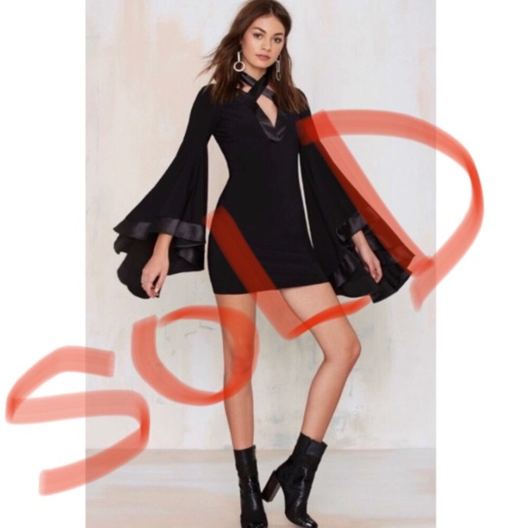 Nasty Gal Dresses & Skirts - Nasty Gal Hollywood Cruisin’ Bell Sleeve dress